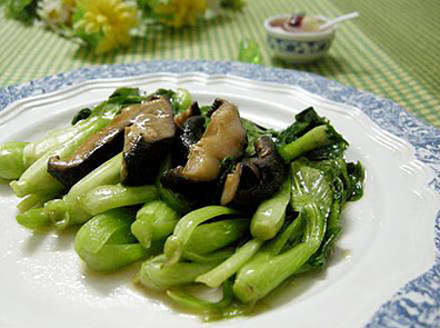 Cải xào nấm hương